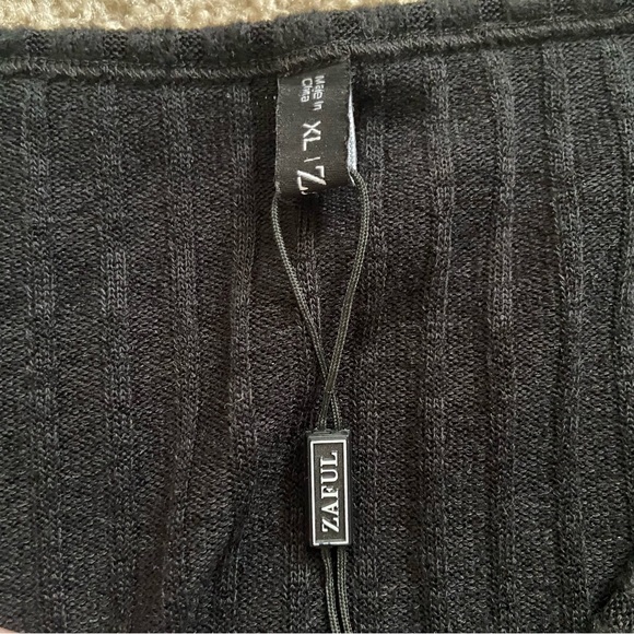 Zaful Cropped Ribbed Button-Up Cardigan - Picture 2 of 3